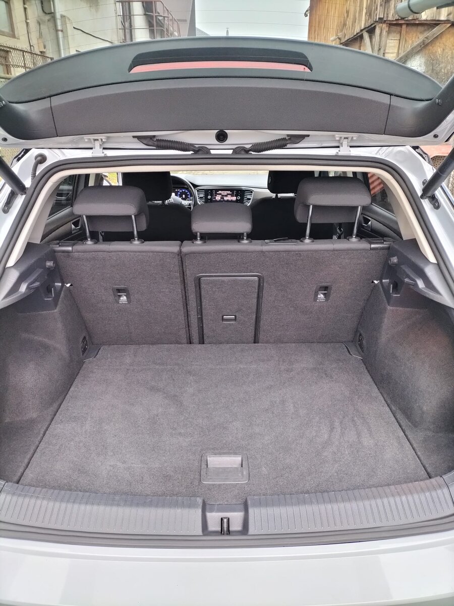 După - Curățare profundă portbagaj