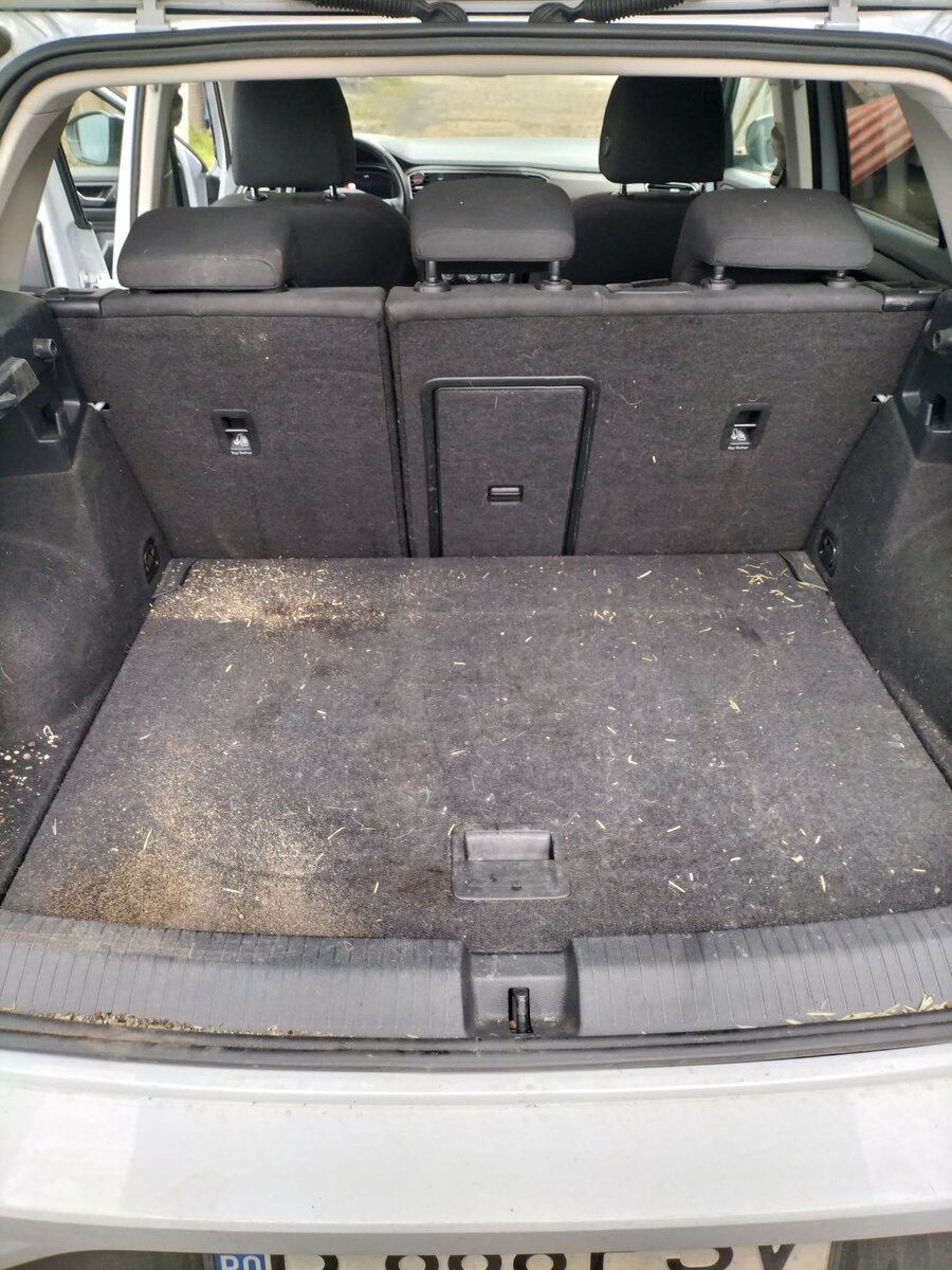 Înainte - Curățare profundă portbagaj