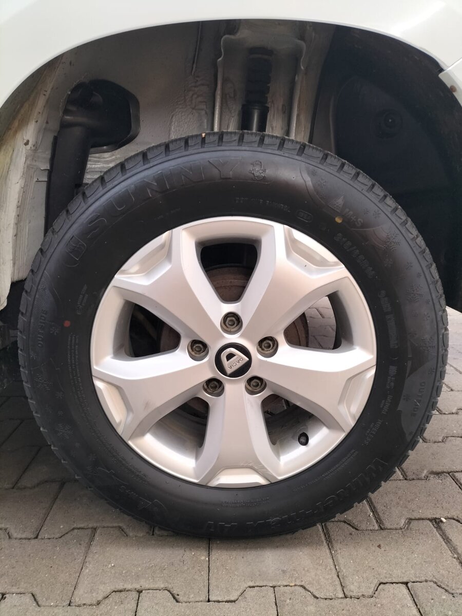 După - Curățare și polish jantă Dacia