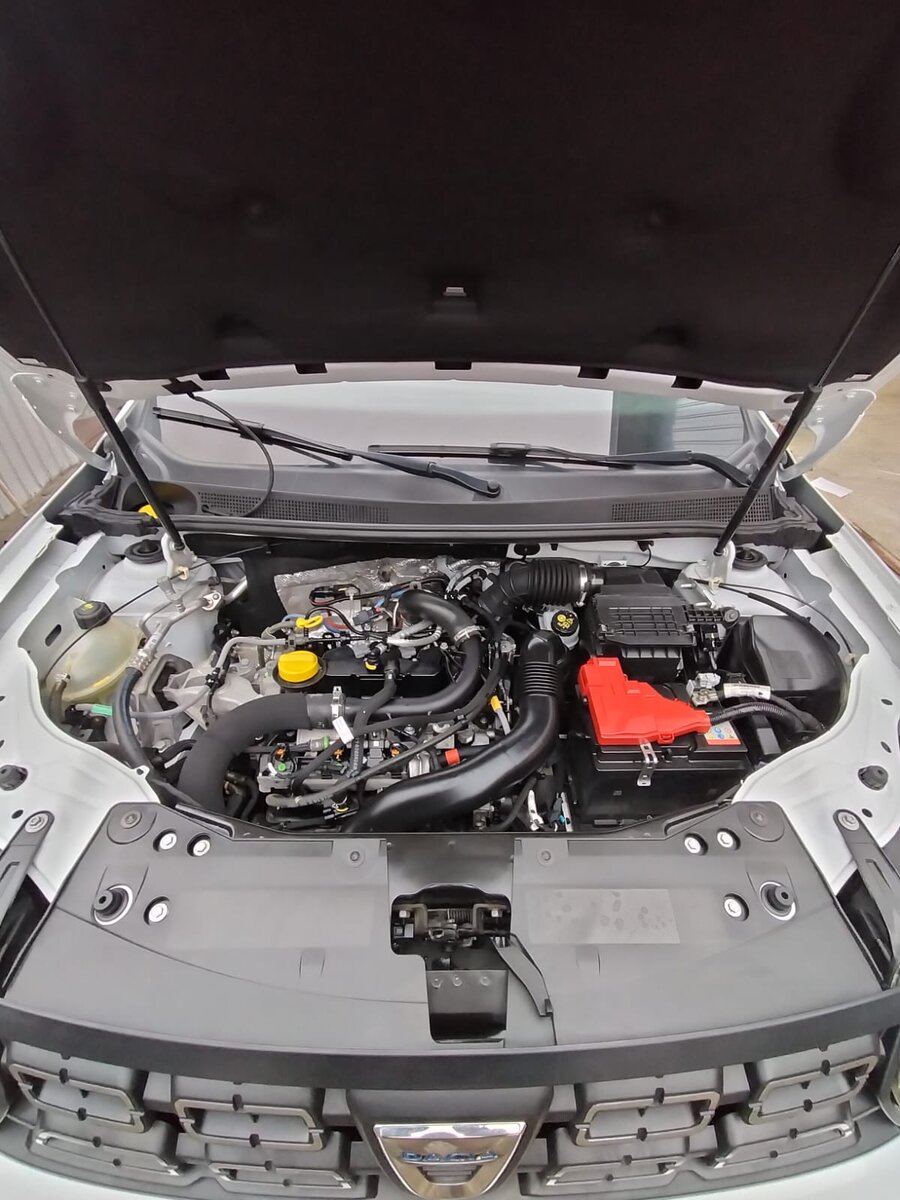 După - Curățare compartiment motor